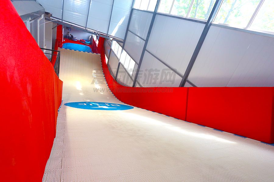 蓝湾地带亲子蹦床馆 蓝湾地带亲子蹦床馆